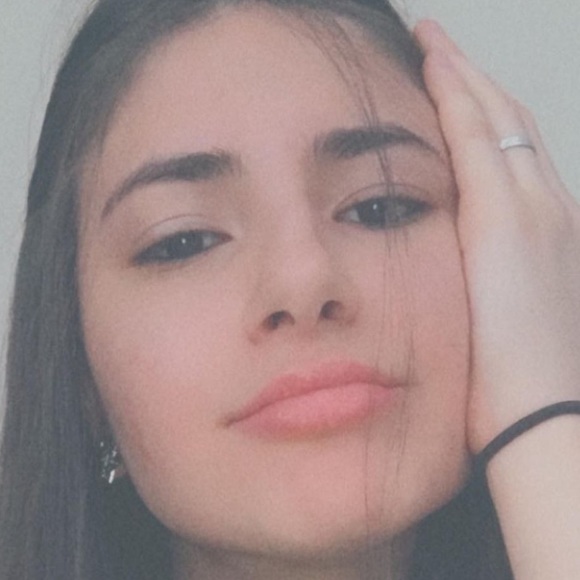 Meet your Posher, Ruth - Picture 1 of 1